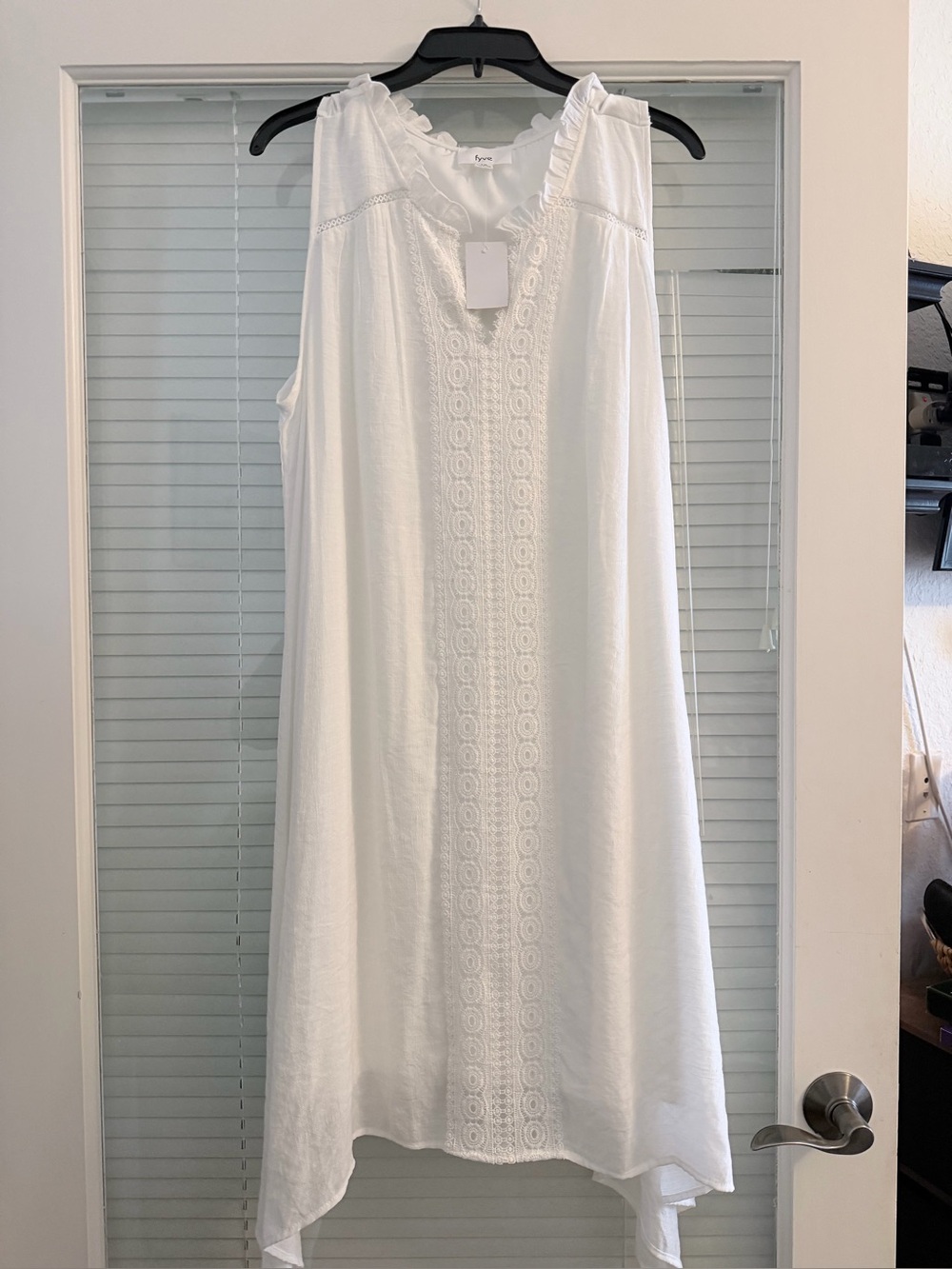 Women’s White Sleeveless Crochet-Trim Swim Cover-Up